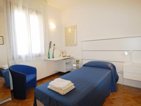 Santa Margherita Guest House : photo 3 de la chambre chambre simple