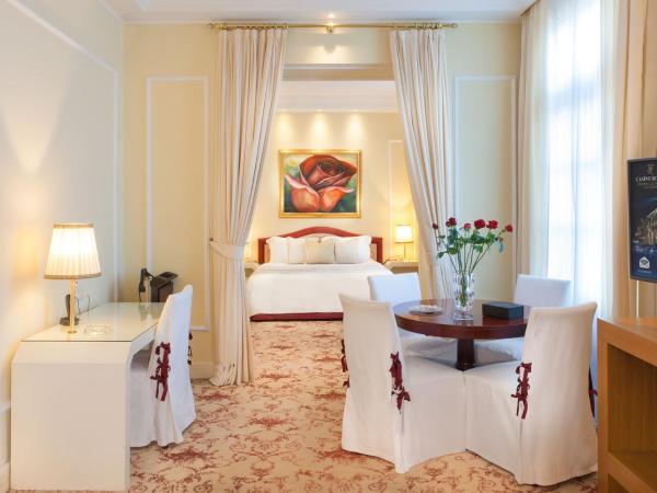 Grande Albergo Delle Rose : photo 1 de la chambre suite lit queen-size - vue sur jardin