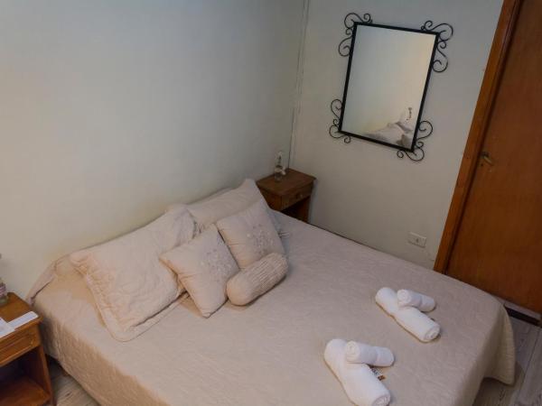 Hostel Buenos Aires : photo 3 de la chambre chambre lit queen-size
