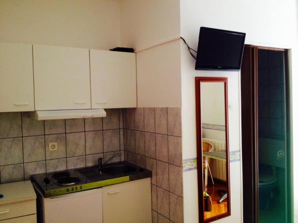 Guesthouse Villa Juric : photo 8 de la chambre studio confort avec balcon et vue sur la mer