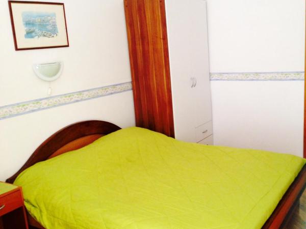 Guesthouse Villa Juric : photo 2 de la chambre studio confort avec balcon et vue sur la mer