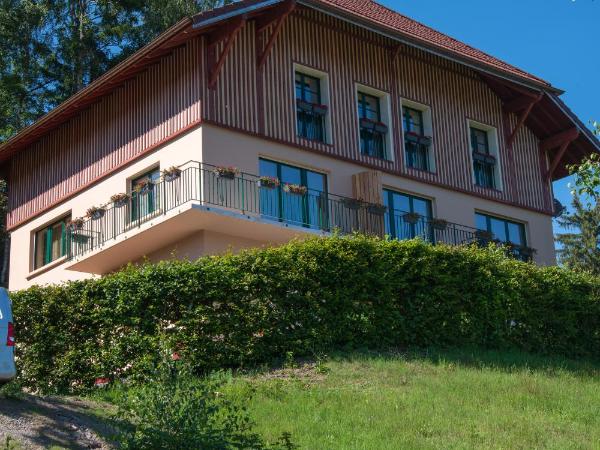 Le Manoir Au Lac : photo 3 de la chambre appartement 2 chambres (4 adultes) « jonquille » - vue sur lac