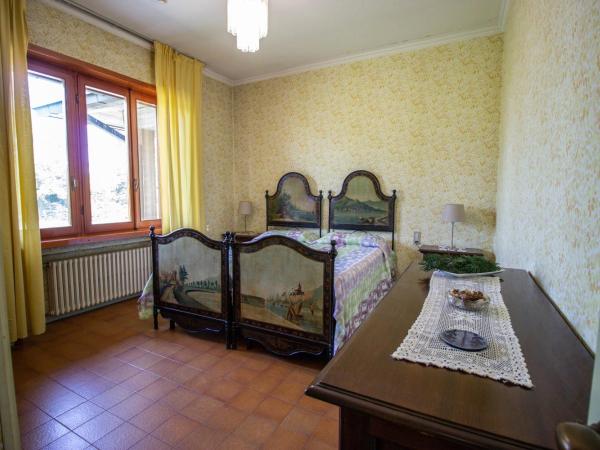 Agriturismo i Quercioli : photo 1 de la chambre chambre lits jumeaux avec salle de bains