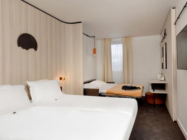 Kyriad Clermont-Ferrand-Sud - La Pardieu : photo 1 de la chambre chambre quadruple
