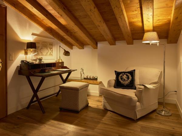 SchlossHotel Zermatt Active & CBD Spa Hotel : photo 3 de la chambre suite familiale