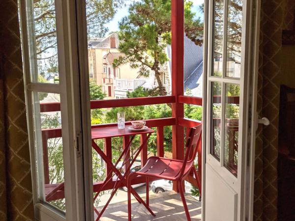 Hôtel Le Saint Christophe : photo 2 de la chambre suite avec balcon