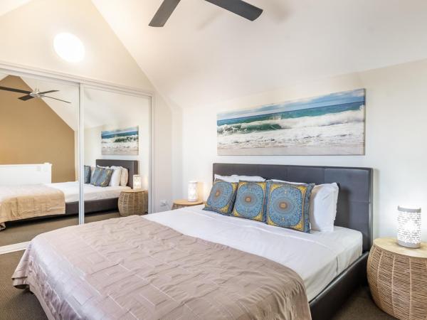 Byron Central Apartments : photo 3 de la chambre loft lit queen-size de luxe avec baignoire spa