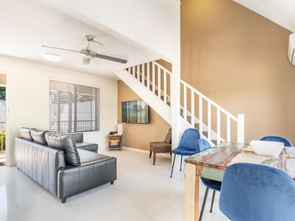 Byron Central Apartments : photo 7 de la chambre loft lit queen-size de luxe avec baignoire spa