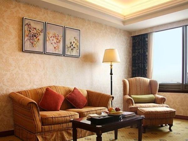 Ramada Plaza Tianlu Hotel : photo 2 de la chambre suite supérieure