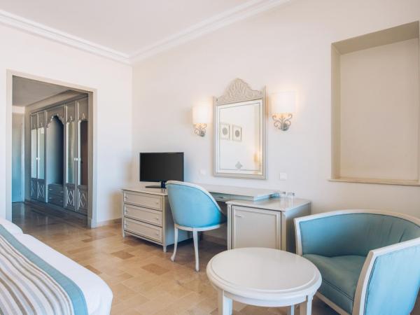 Iberostar Waves Averroes : photo 6 de la chambre hébergement double - vue latérale sur mer