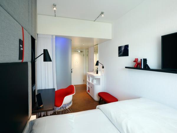 citizenM Zürich : photo 2 de la chambre chambre lit king-size