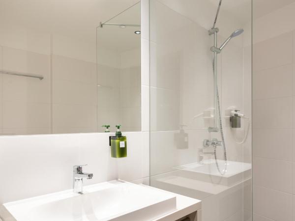 Hotel AT HOME - late arrival self check in : photo 1 de la chambre chambre familiale standard