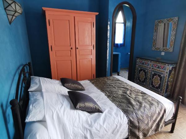 Dar Yanis : photo 3 de la chambre chambre double avec salle de bains privative