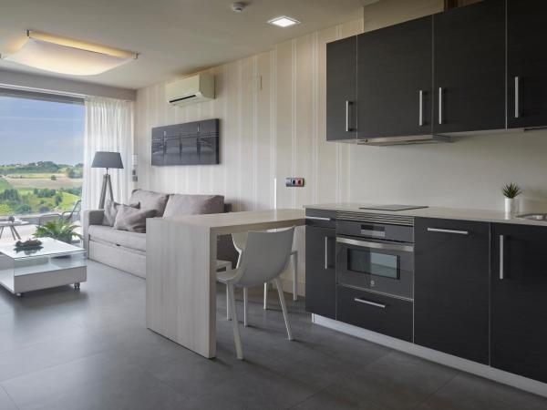 Irenaz Resort Apartamentos : photo 7 de la chambre appartement 1 chambre avec balcon