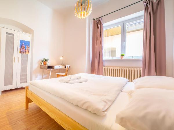 Internesto Brno : photo 6 de la chambre chambre double standard avec salle de bains commune