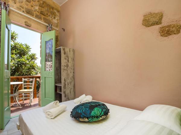 Attiki Hotel : photo 1 de la chambre chambre double avec balcon