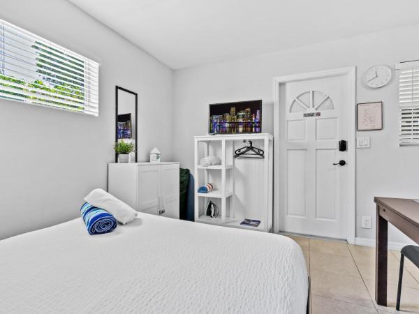 The Blue House Fort Lauderdale Airport/Cruise : photo 4 de la chambre studio lit queen-size
