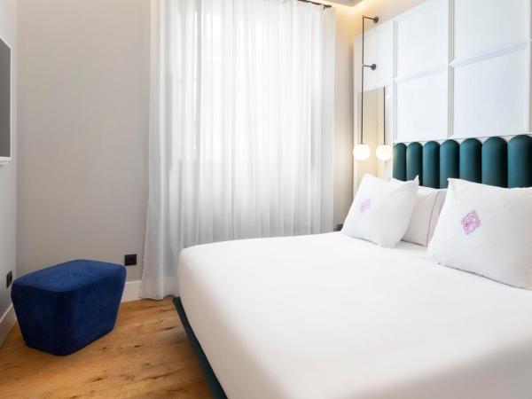 One Shot Palacio Conde de Torrejón 09 : photo 2 de la chambre chambre exécutive