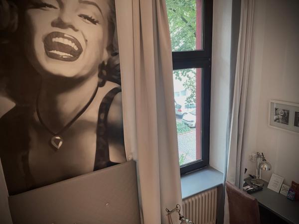 Hotel Am Volksgarten : photo 1 de la chambre chambre simple Économique