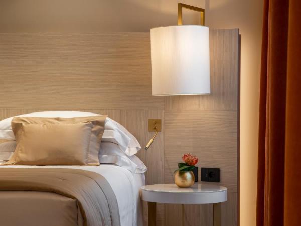 Rosa Grand Milano - Starhotels Collezione : photo 3 de la chambre appartement 2 chambres deluxe duomo