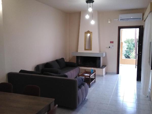 Souvlakis Pool Suites (S.P.S) : photo 6 de la chambre chambre familiale avec balcon