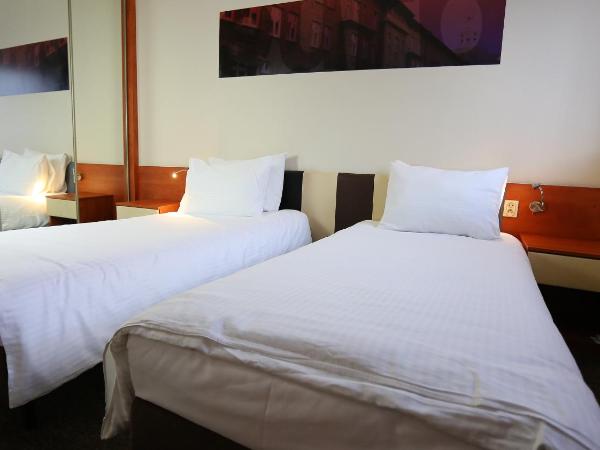 euroHOTEL Katowice Nikiszowiec : photo 1 de la chambre studio avec canapé-lit