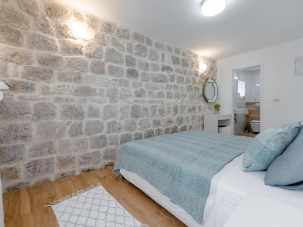 San Pietro apartment : photo 2 de la chambre digital nomads package - apartment with city view