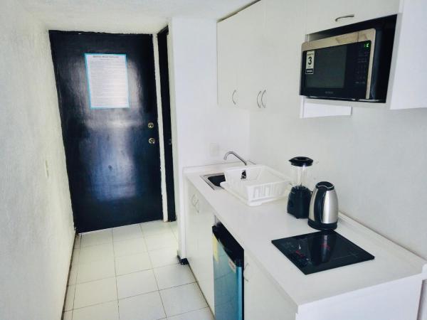 SKY INN Acapulco Y condominio mediterrane : photo 7 de la chambre chambre double avec 2 lits doubles