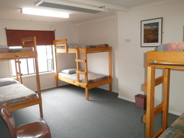 Launceston Backpackers : photo 1 de la chambre lit dans dortoir mixte de 8 lits