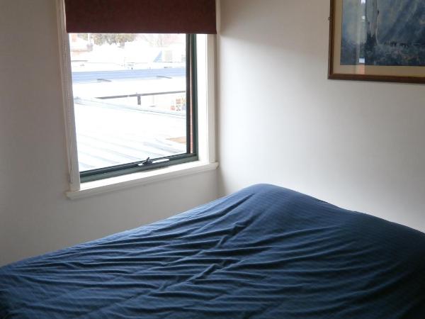 Launceston Backpackers : photo 2 de la chambre chambre double avec salle de bains privative