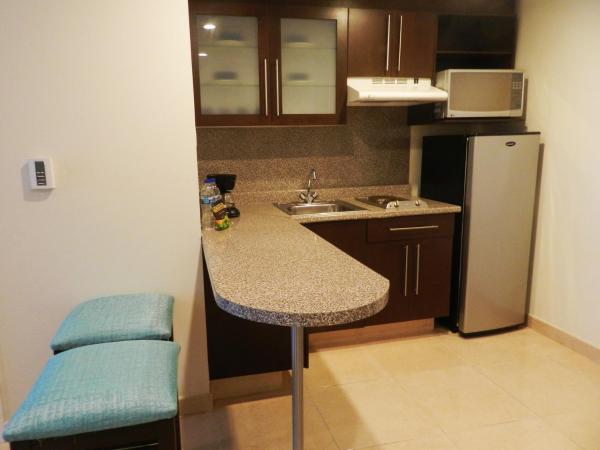 Astur Hotel & Residence : photo 2 de la chambre suite lit queen-size – vue sur mer