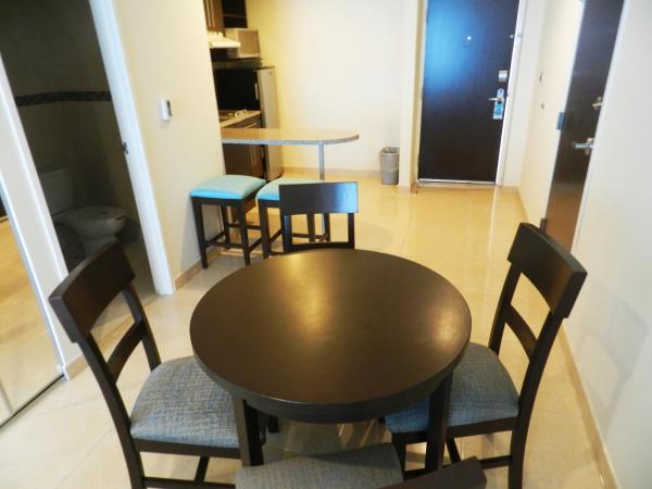 Astur Hotel & Residence : photo 1 de la chambre suite lit queen-size – vue sur mer