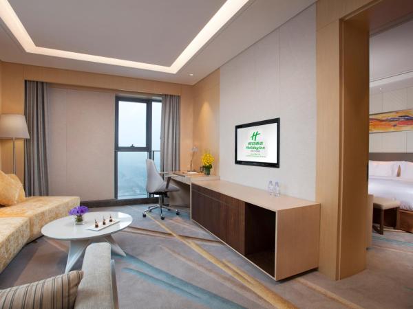 Holiday Inn Suzhou Huirong Plaza, an IHG Hotel : photo 2 de la chambre suite lit king-size – non-fumeurs