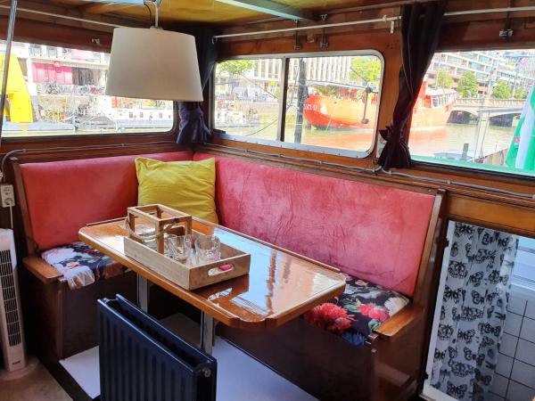 Houseboat holiday apartments Rotterdam : photo 8 de la chambre cabine familiale de bateau (2 adultes & 2 enfants)