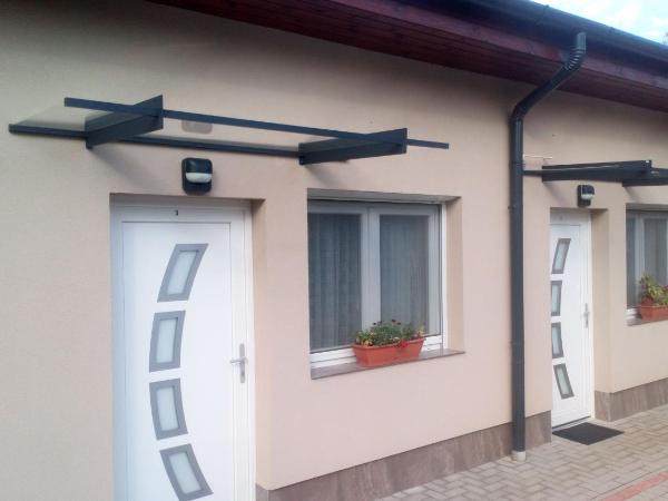 Borostyán Vendégház Eger : photo 1 de la chambre chambre triple avec salle de bains privative