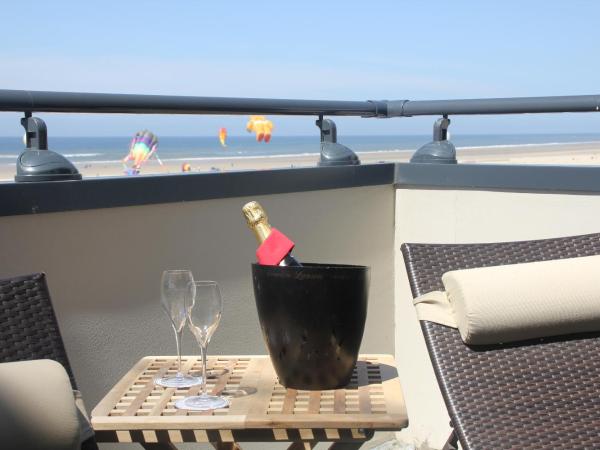 The Originals Boutique, Hôtel Neptune, Berck-sur-Mer (Inter-Hotel) : photo 9 de la chambre chambre double supérieure - vue sur mer