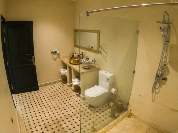 kasbah yu palace : photo 3 de la chambre chambre triple - vue sur la piscine