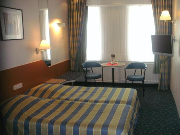 Hotel Glenmore : photo 2 de la chambre chambre lits jumeaux