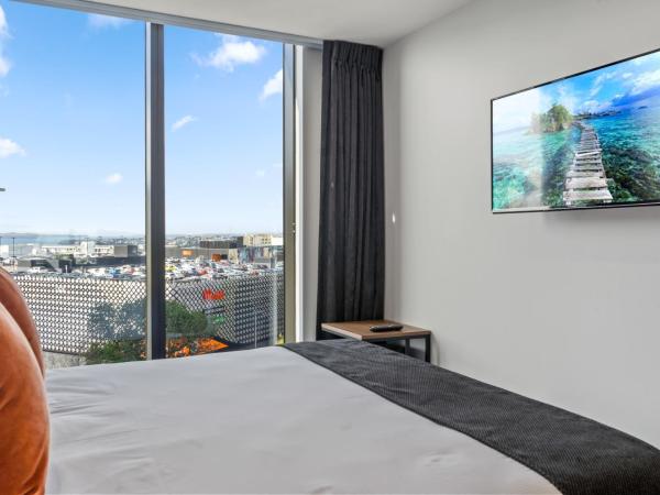 Ramada by Wyndham Newmarket Auckland : photo 4 de la chambre compact room - non-motorway facing