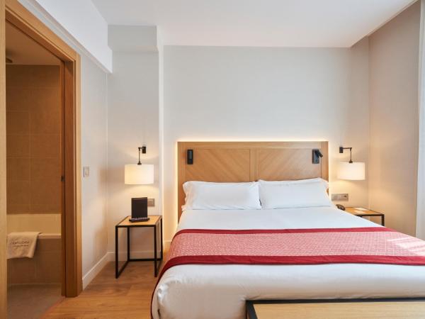 Catalonia Eixample 1864 : photo 1 de la chambre chambre familiale