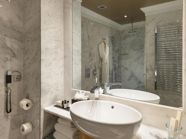 The Excelsior Small Luxury Hotels of the World : photo 4 de la chambre chambre classique excelsior