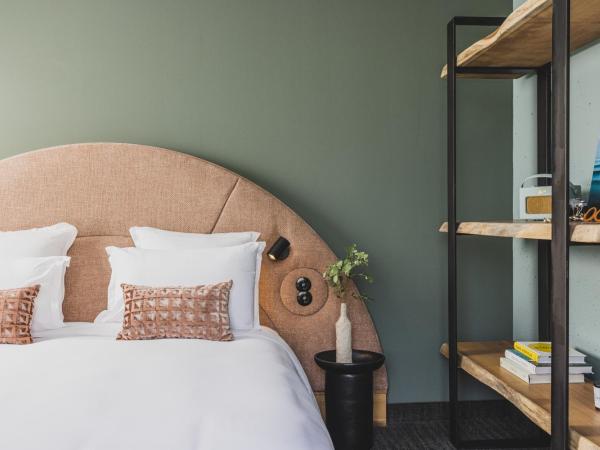 Le Garage Biarritz Hôtel : photo 1 de la chambre suite tribu - rez-de-chaussée