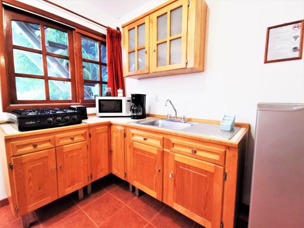 Hotel Casa de la Tía Tere : photo 3 de la chambre bungalow avec 2 lits doubles