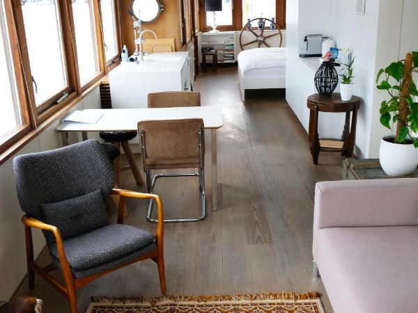 Stunning boat with a view : photo 8 de la chambre studio lit queen-size de luxe 