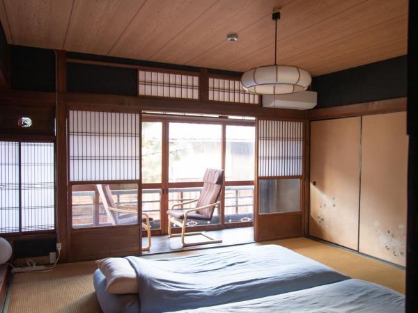 Hostel Ayame : photo 6 de la chambre chambre de style japonais avec salle de bains privative - vue sur jardin - deuxième Étage