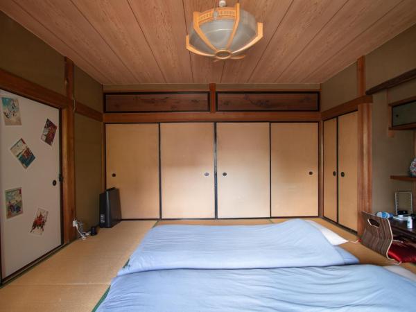 Hostel Ayame : photo 3 de la chambre chambre de style japonais avec salle de bains privative - vue sur ville - deuxième Étage