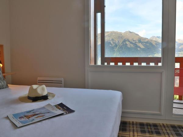 SOWELL Family La Lauzière : photo 8 de la chambre chambre familiale avec balcon