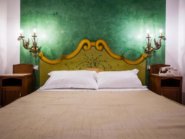 Palazzo Giunta - Porta Marina Ortigia : photo 1 de la chambre chambre double avec balcon