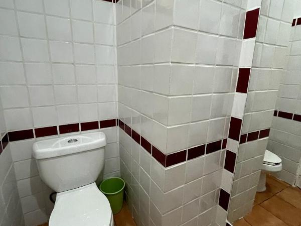 HOTEL BUGAMBILIAS : photo 8 de la chambre chambre standard avec 2 lits queen-size