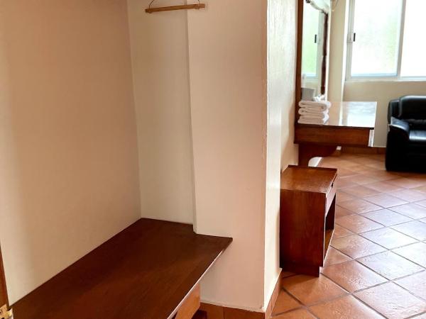 HOTEL BUGAMBILIAS : photo 8 de la chambre chambre triple classique